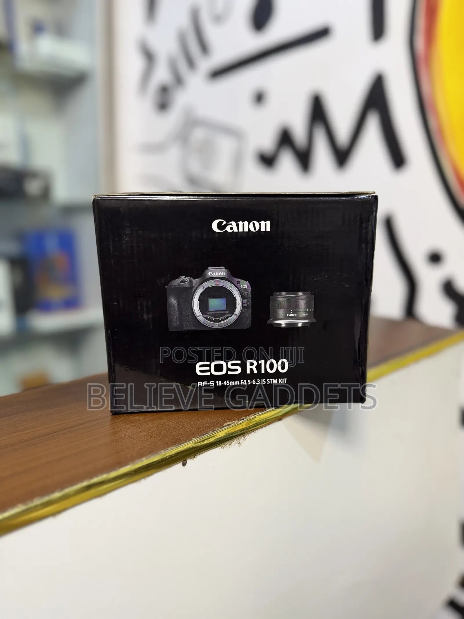Canon EOS R100 Mirrorless Camera With 18-45mm Lens