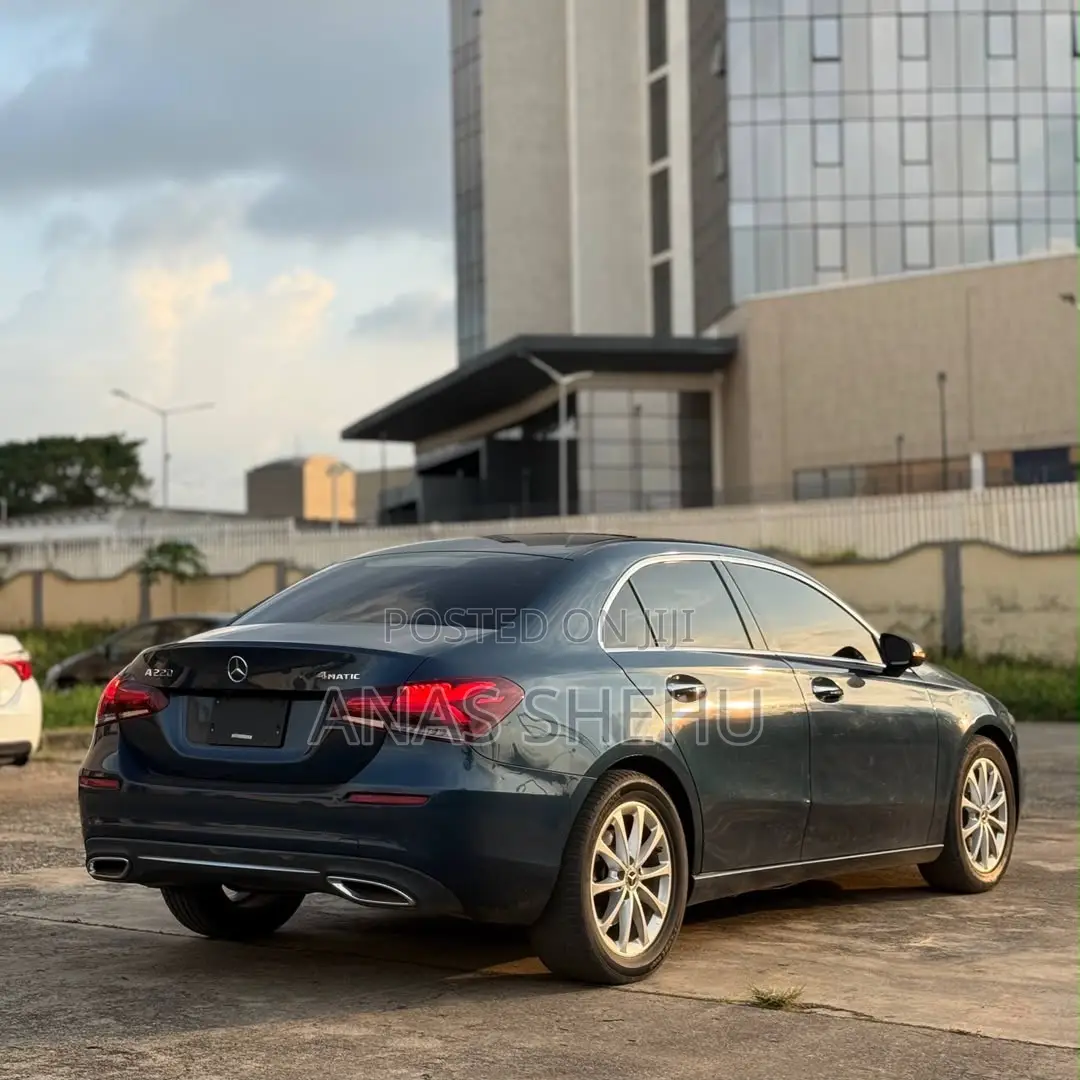Mercedes-Benz A-Class A 220 4MATIC 2021 Blue
