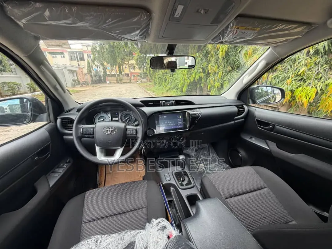 Toyota Hilux WorkMate 2026 Black