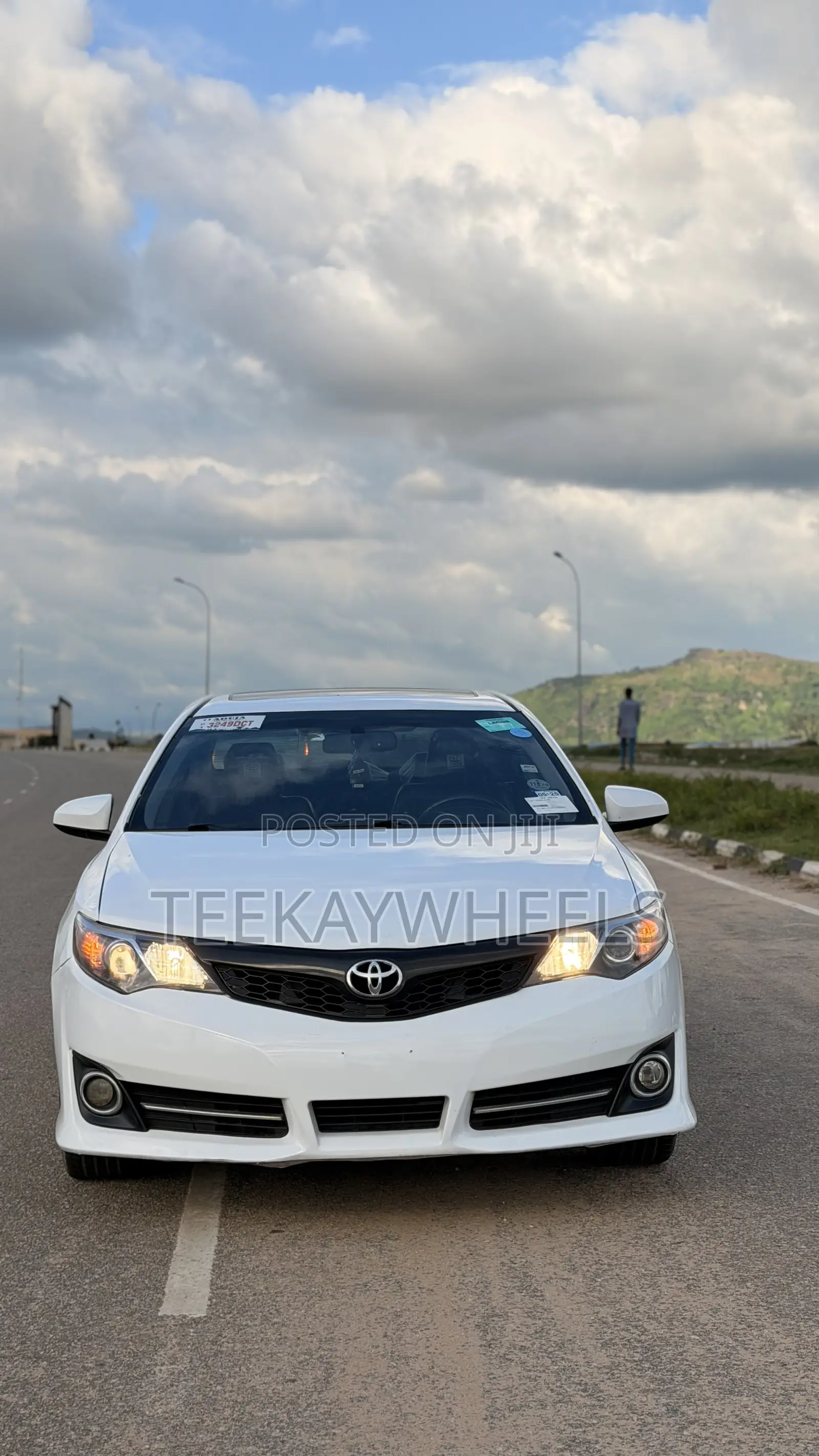 Toyota Camry SE 4dr Sedan (2.5L 4cyl 6A) 2012 White
