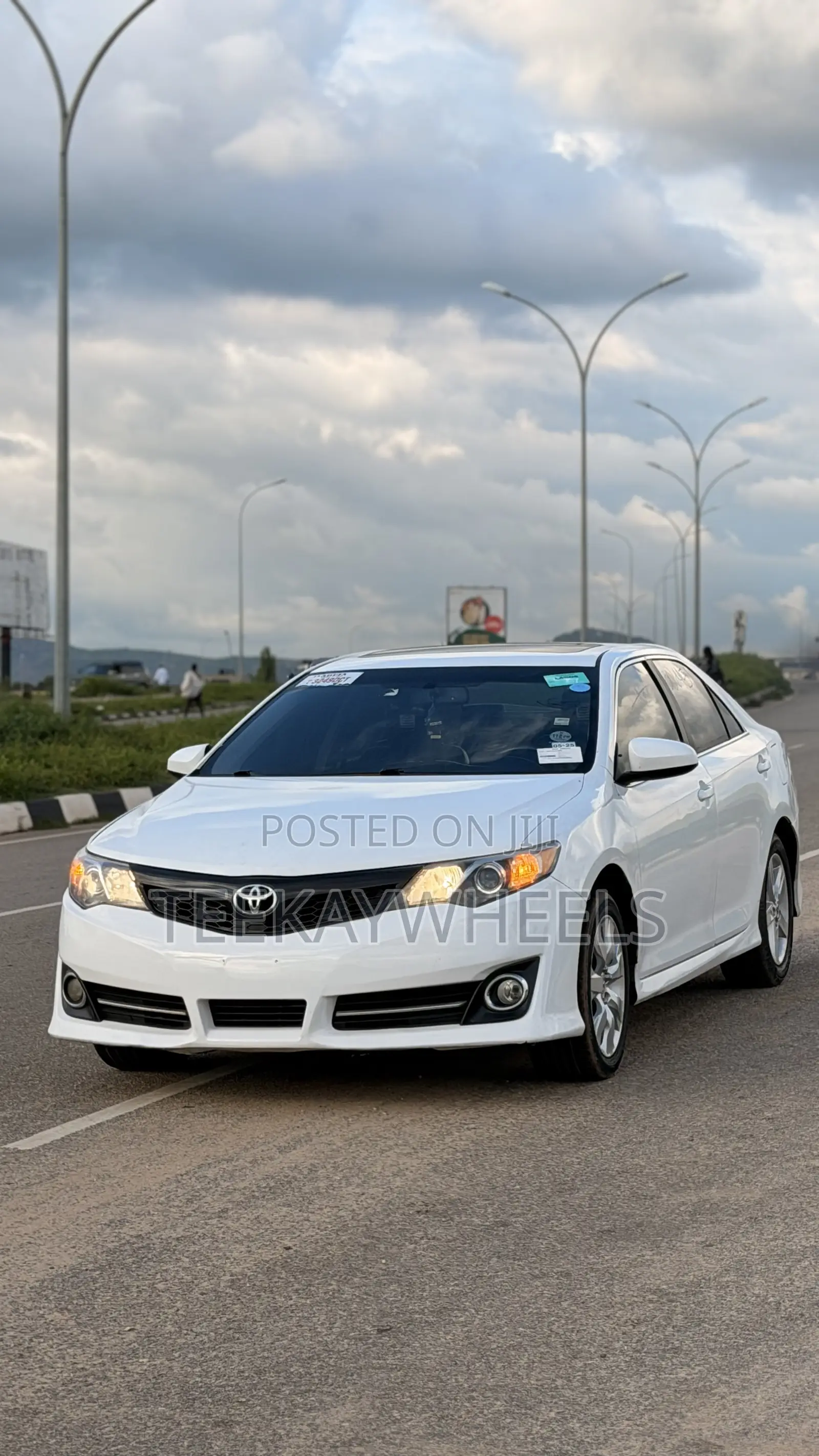 Toyota Camry SE 4dr Sedan (2.5L 4cyl 6A) 2012 White