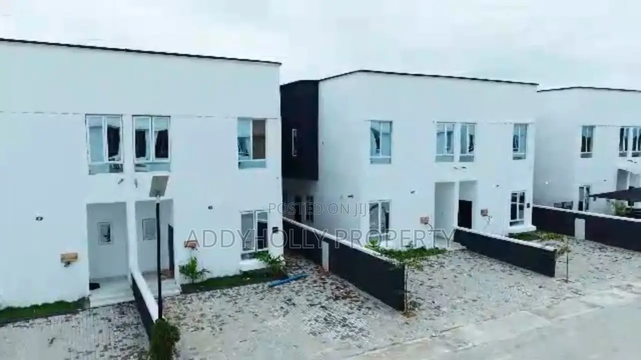 3bdrm Duplex in Eleko for sale