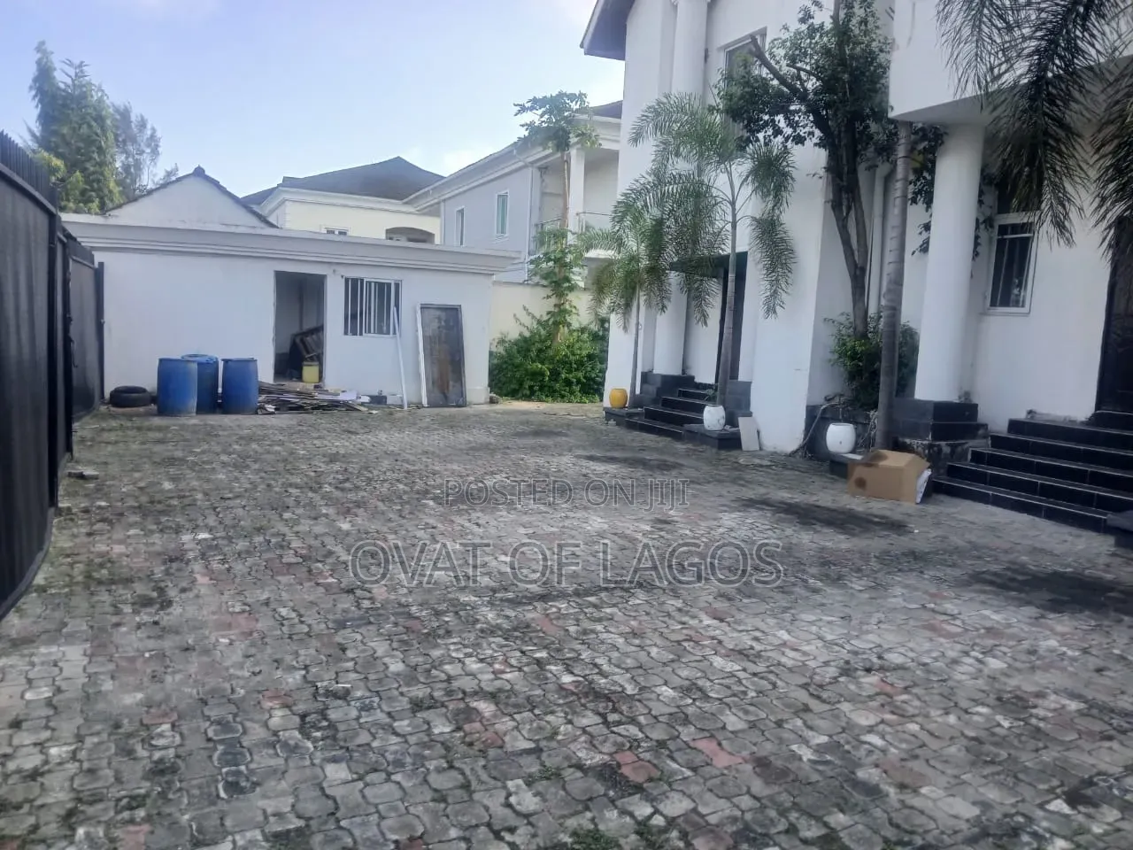 20bdrm Duplex in Lekki Phase 1 for rent