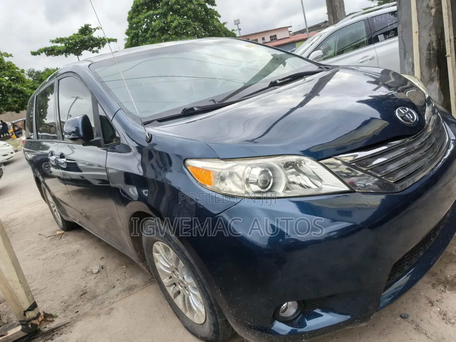 Toyota Sienna XLE 7 Passenger 2011 Blue