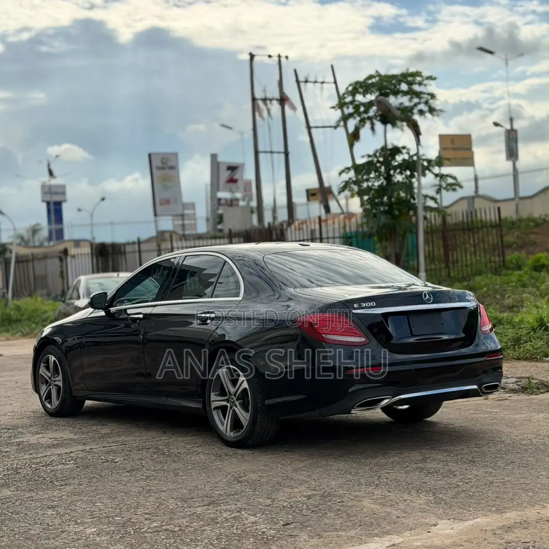 Mercedes-Benz E300 2017 Black