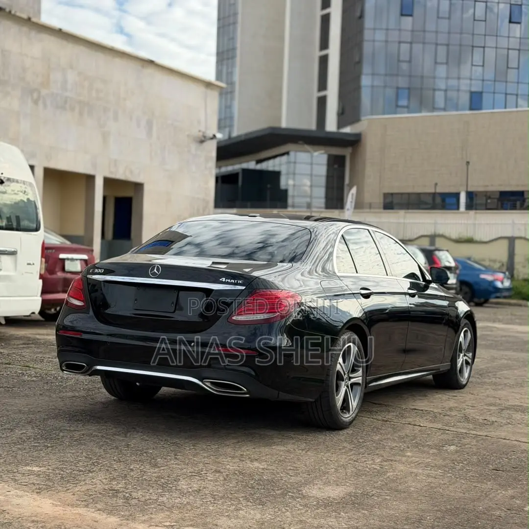 Mercedes-Benz E300 2017 Black