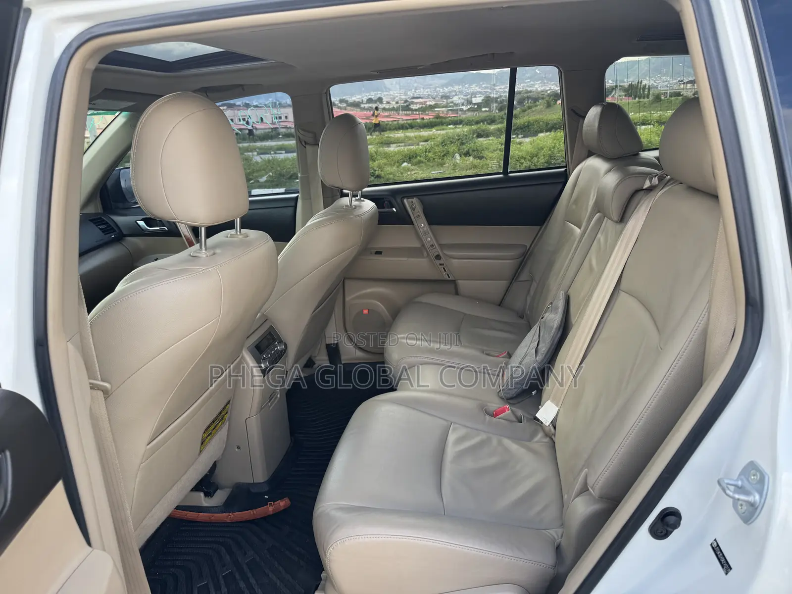 Toyota Highlander Limited 2010 White