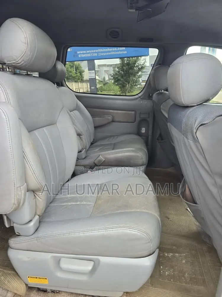 Toyota Sienna 2002 Silver
