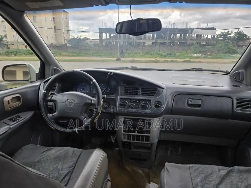 Toyota Sienna 2002 Silver