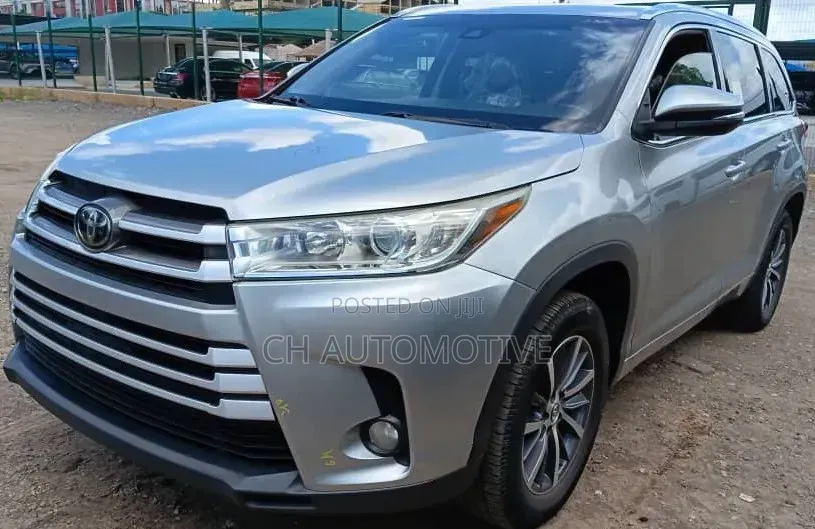 Toyota Highlander XLE 2019 Silver