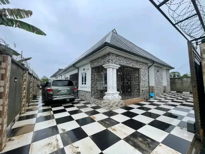 4bdrm Bungalow in By Deeper Life, Rumuoparali for sale