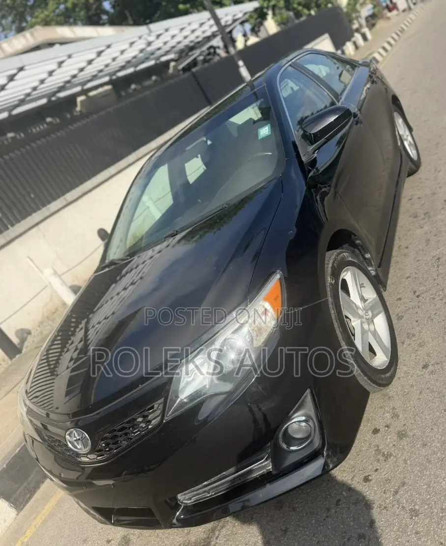 Toyota Camry SE 4dr Sedan (2.5L 4cyl 6A) 2013 Black
