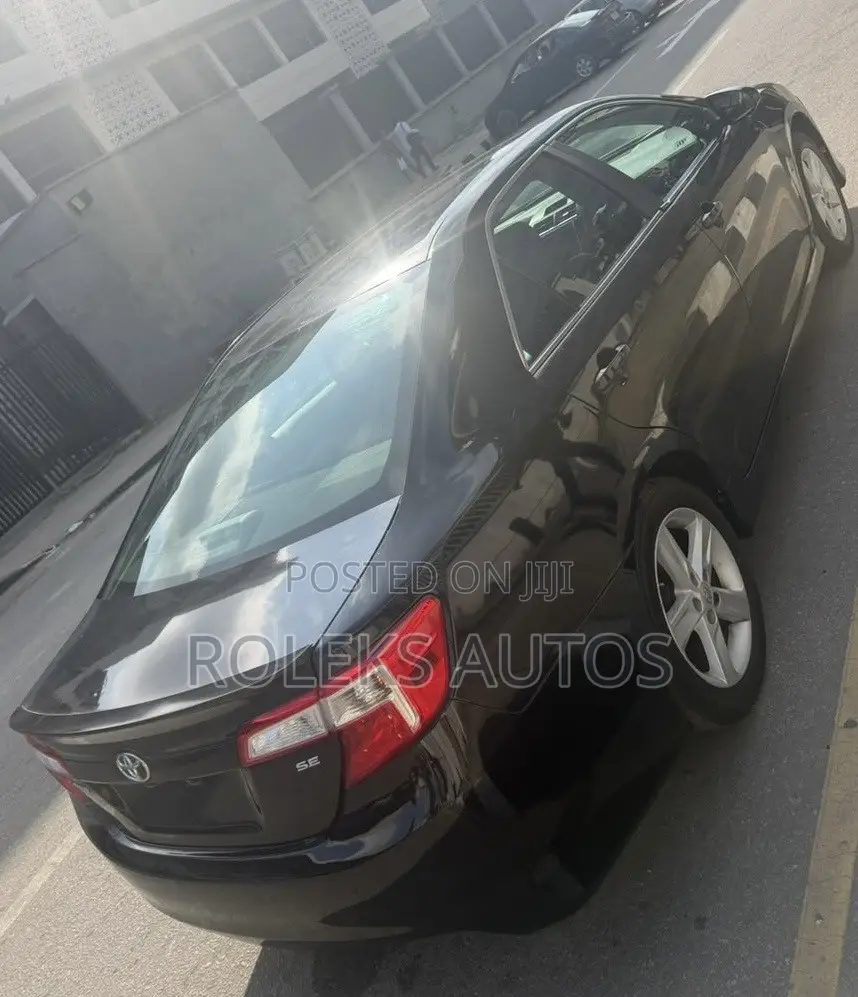 Toyota Camry SE 4dr Sedan (2.5L 4cyl 6A) 2013 Black
