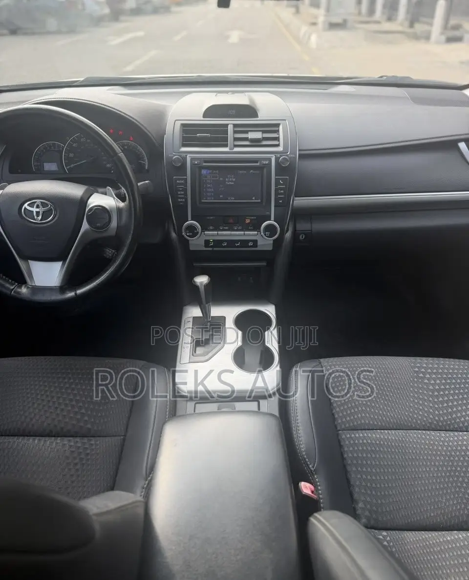 Toyota Camry SE 4dr Sedan (2.5L 4cyl 6A) 2013 Black