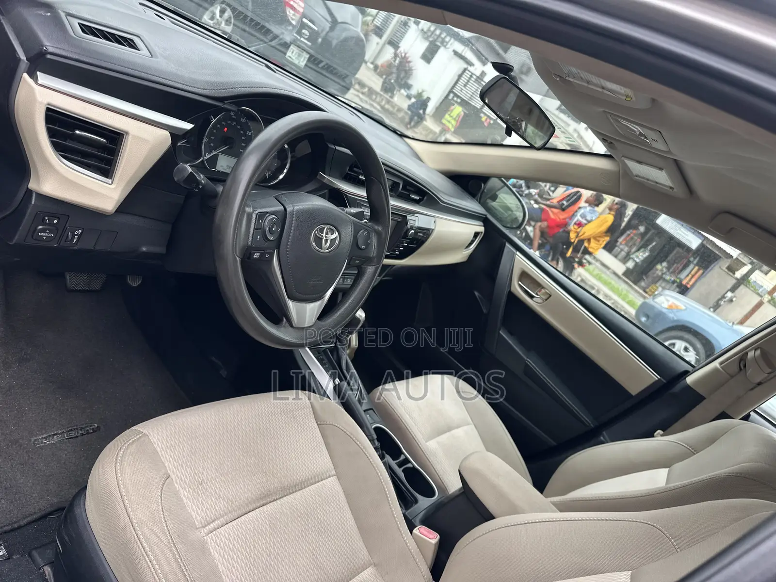 Toyota Corolla LE Premium 4dr Sedan (1.8L 4cyl CVT) 2015 Gray