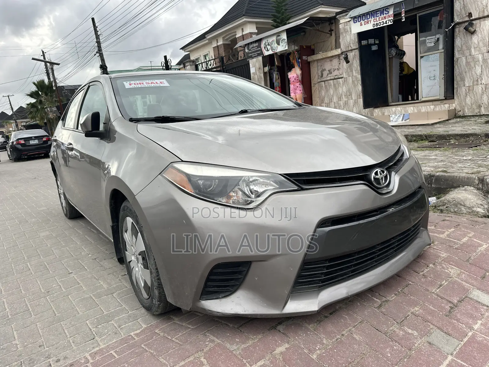 Toyota Corolla LE Premium 4dr Sedan (1.8L 4cyl CVT) 2015 Gray