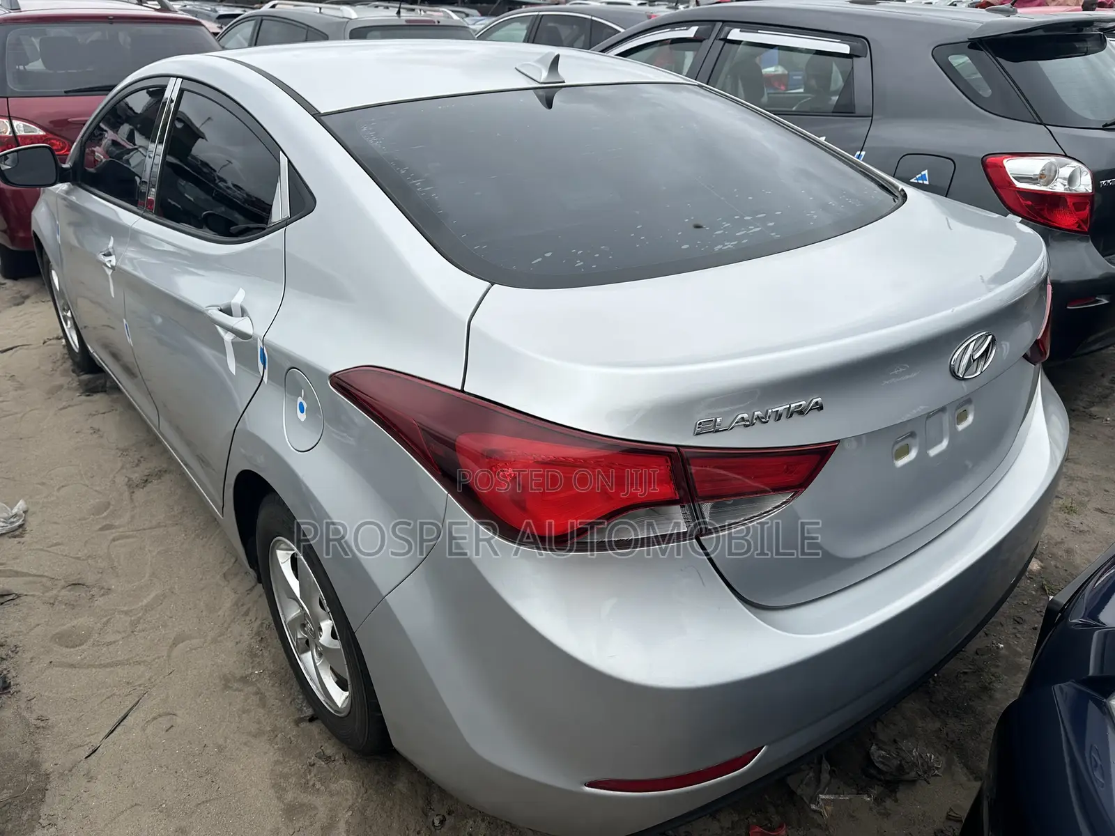 Hyundai Elantra Limited 4dr Sedan (1.8L 4cyl 6A) 2014 Silver