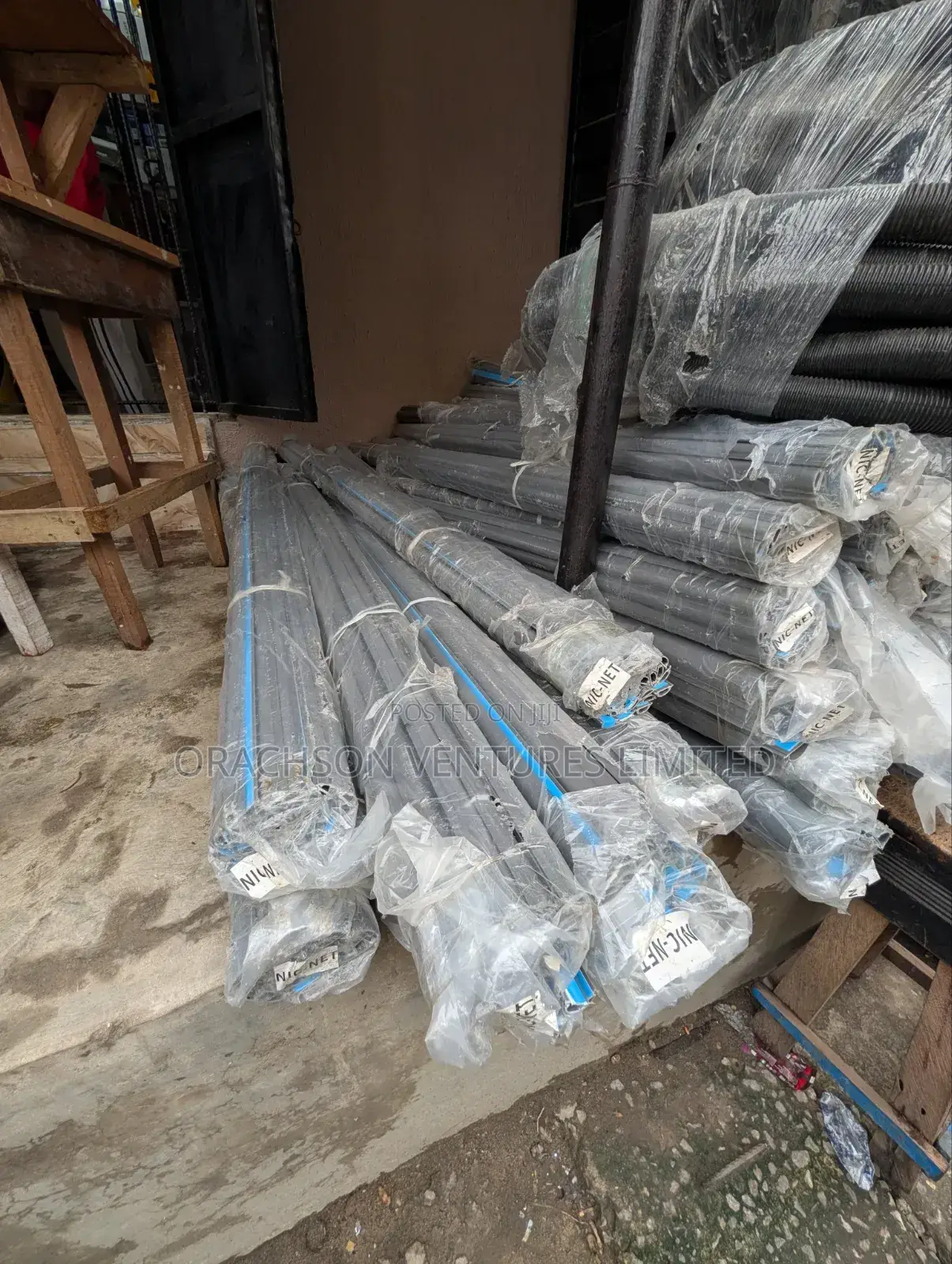 Floor Trunks With Gum New Stock