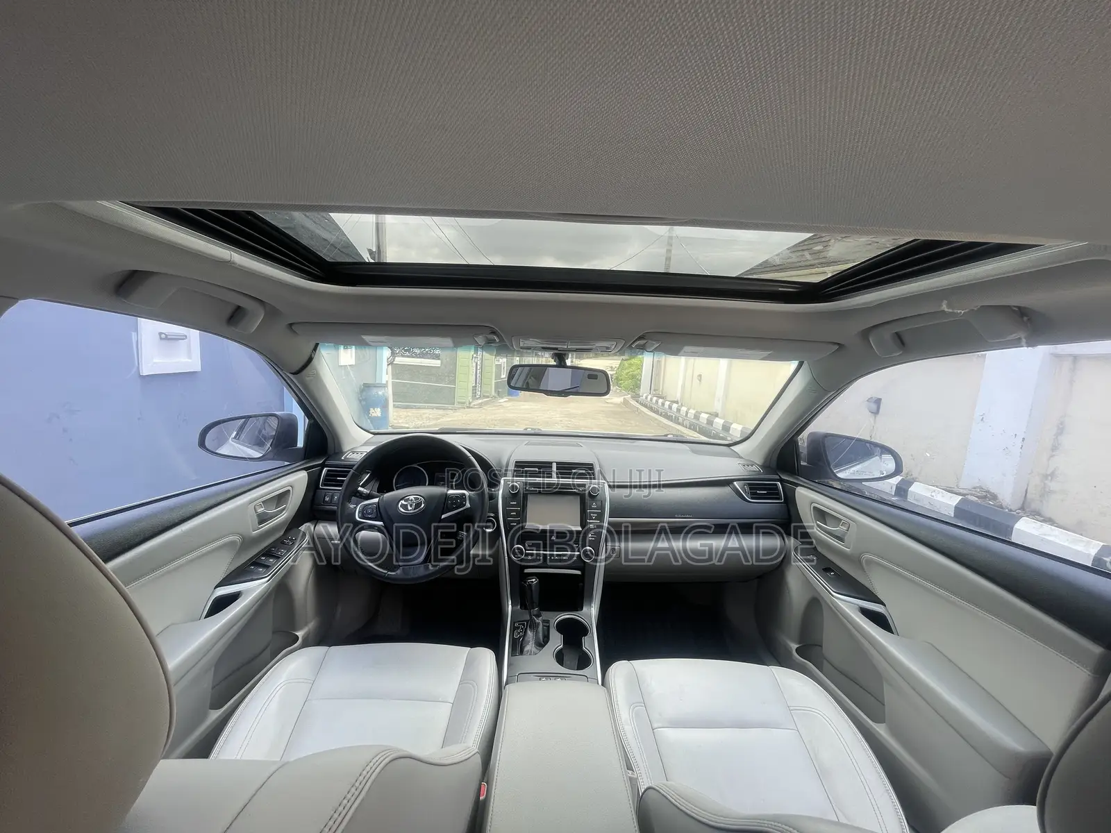 Toyota Camry XLE 4dr Sedan (2.5L 4cyl 6A) 2015 Off white
