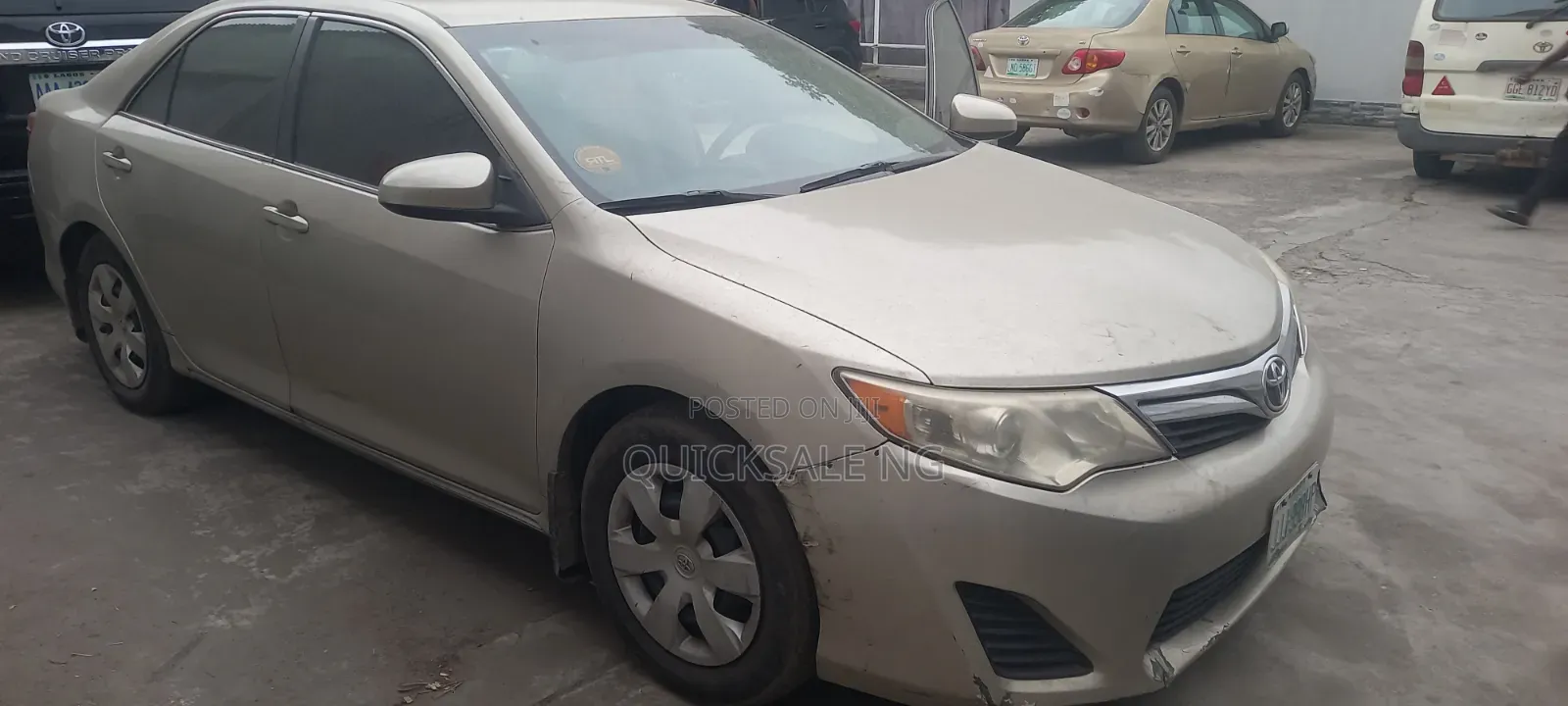 Toyota Camry 2014 Gold