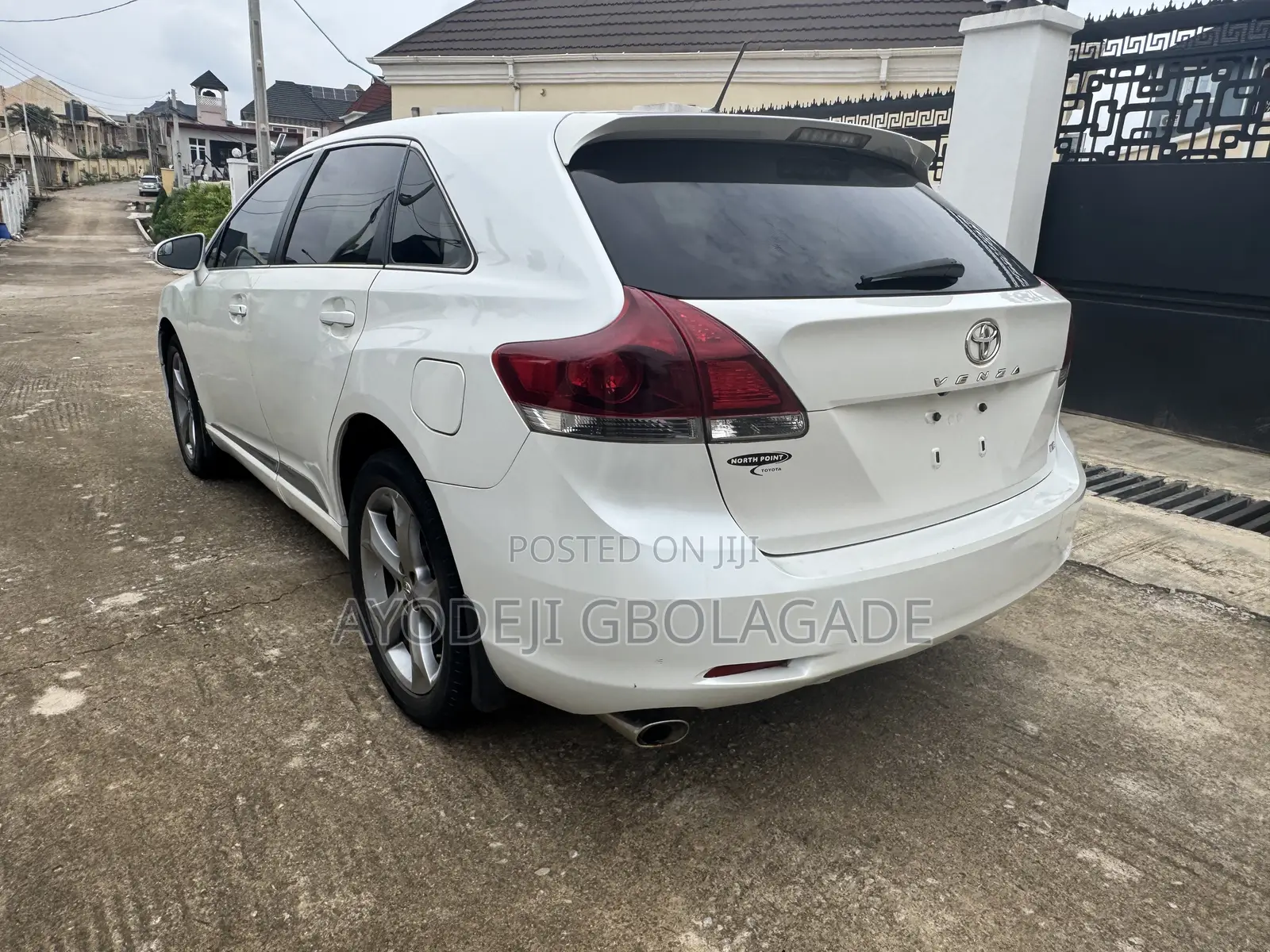 Toyota Venza LE 2013 Off white