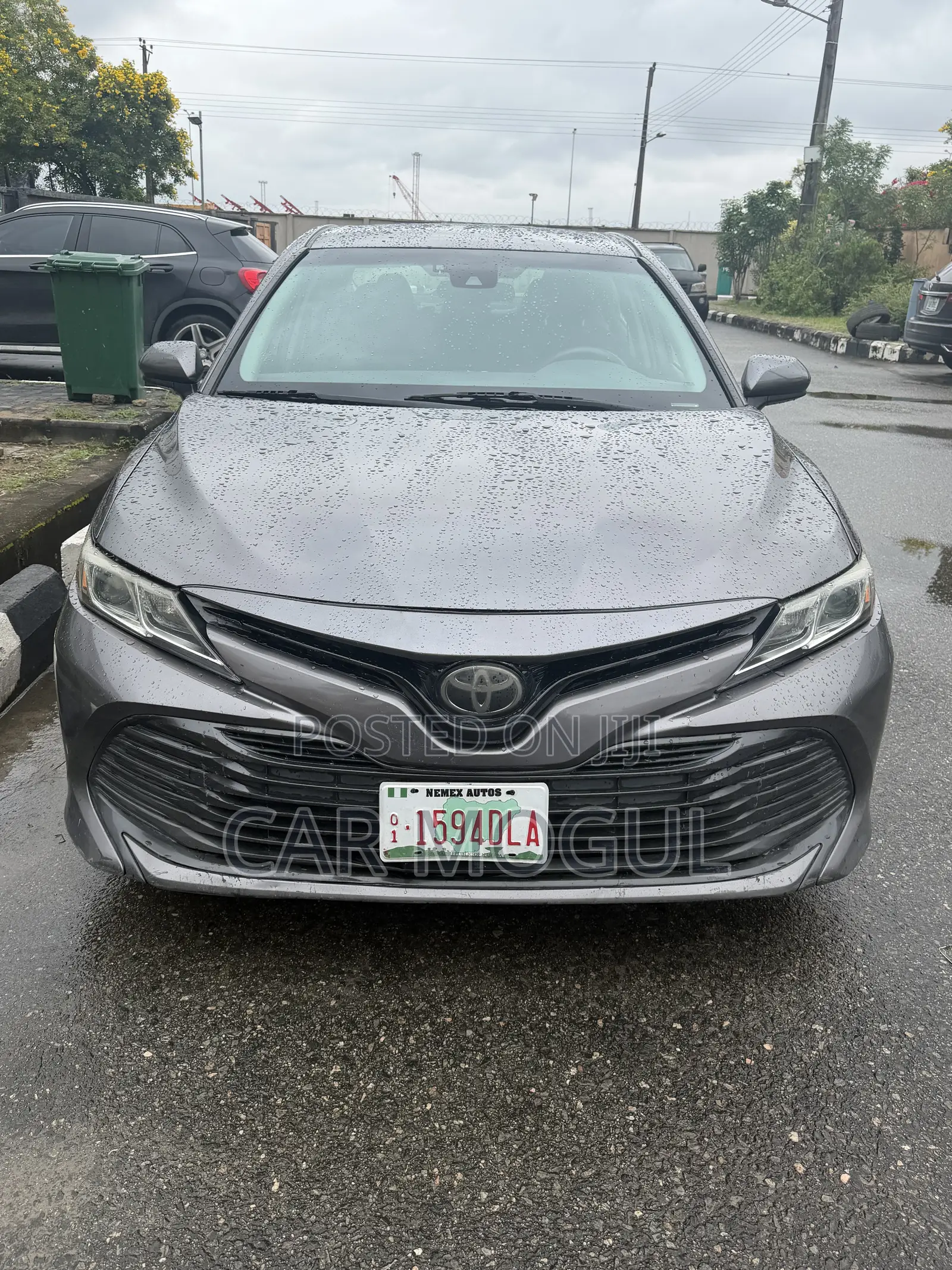 Toyota Camry LE (2.5L 4cyl 8A) 2019 Gray