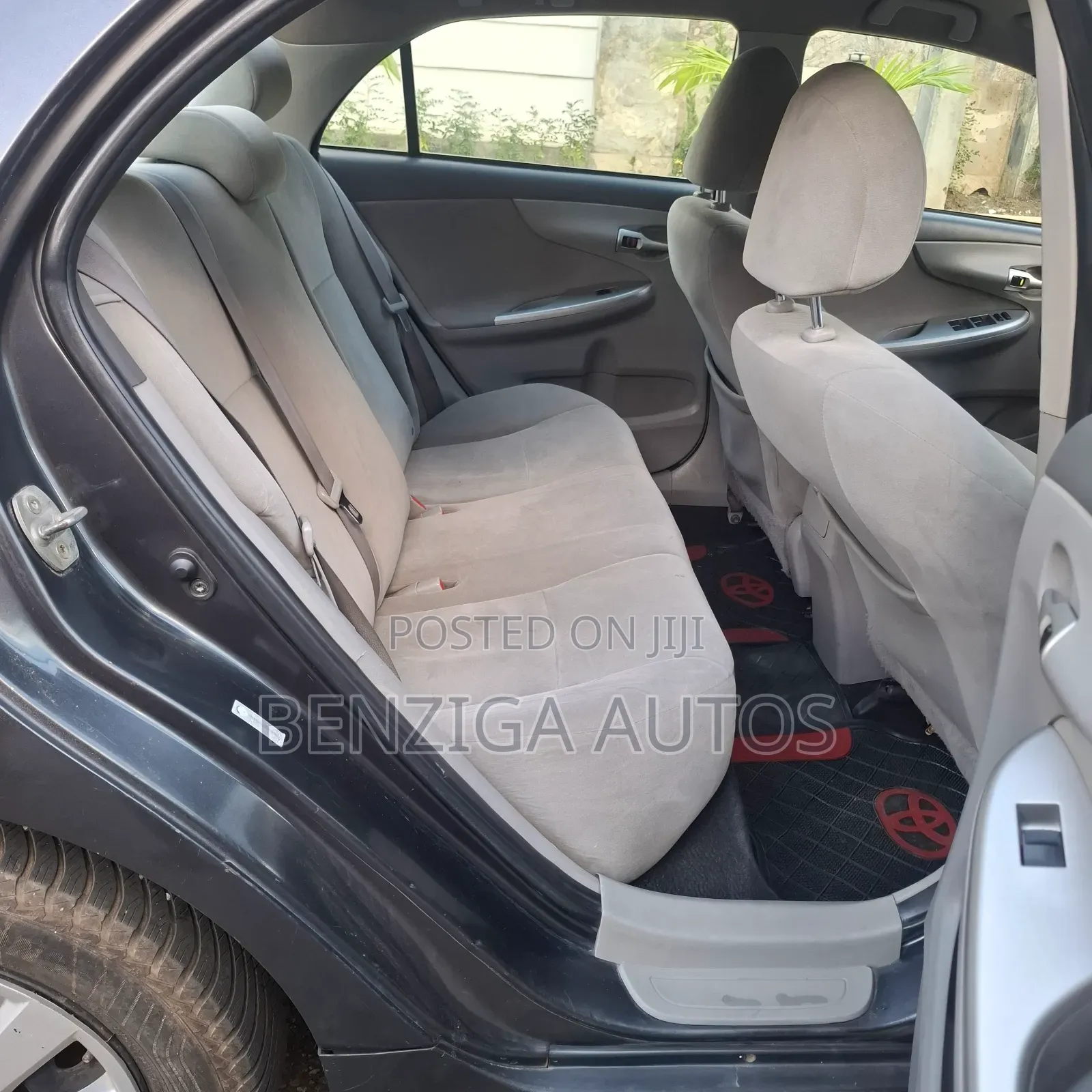 Toyota Corolla 2010 Gray