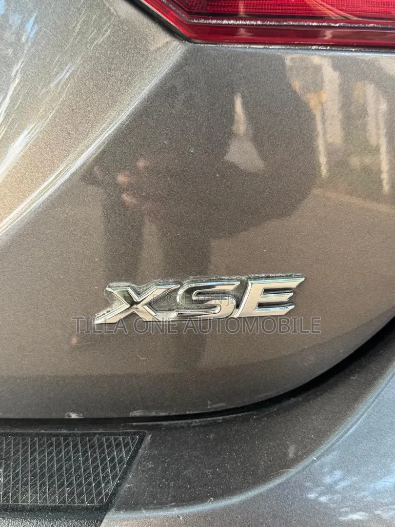Toyota Camry XSE FWD (2.5L 4cyl 8AM) 2018 Gray
