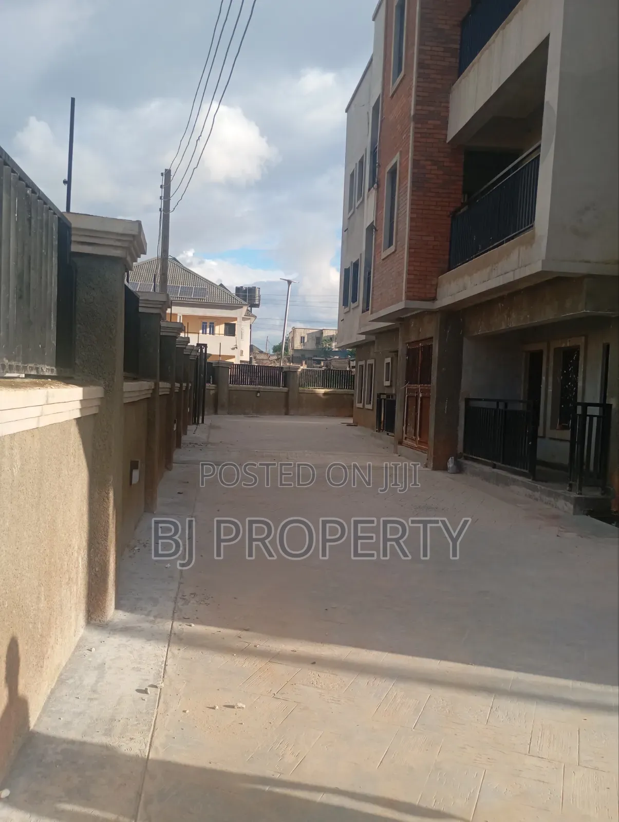 8bdrm Block of Flats in F O 1, Kubwa for sale