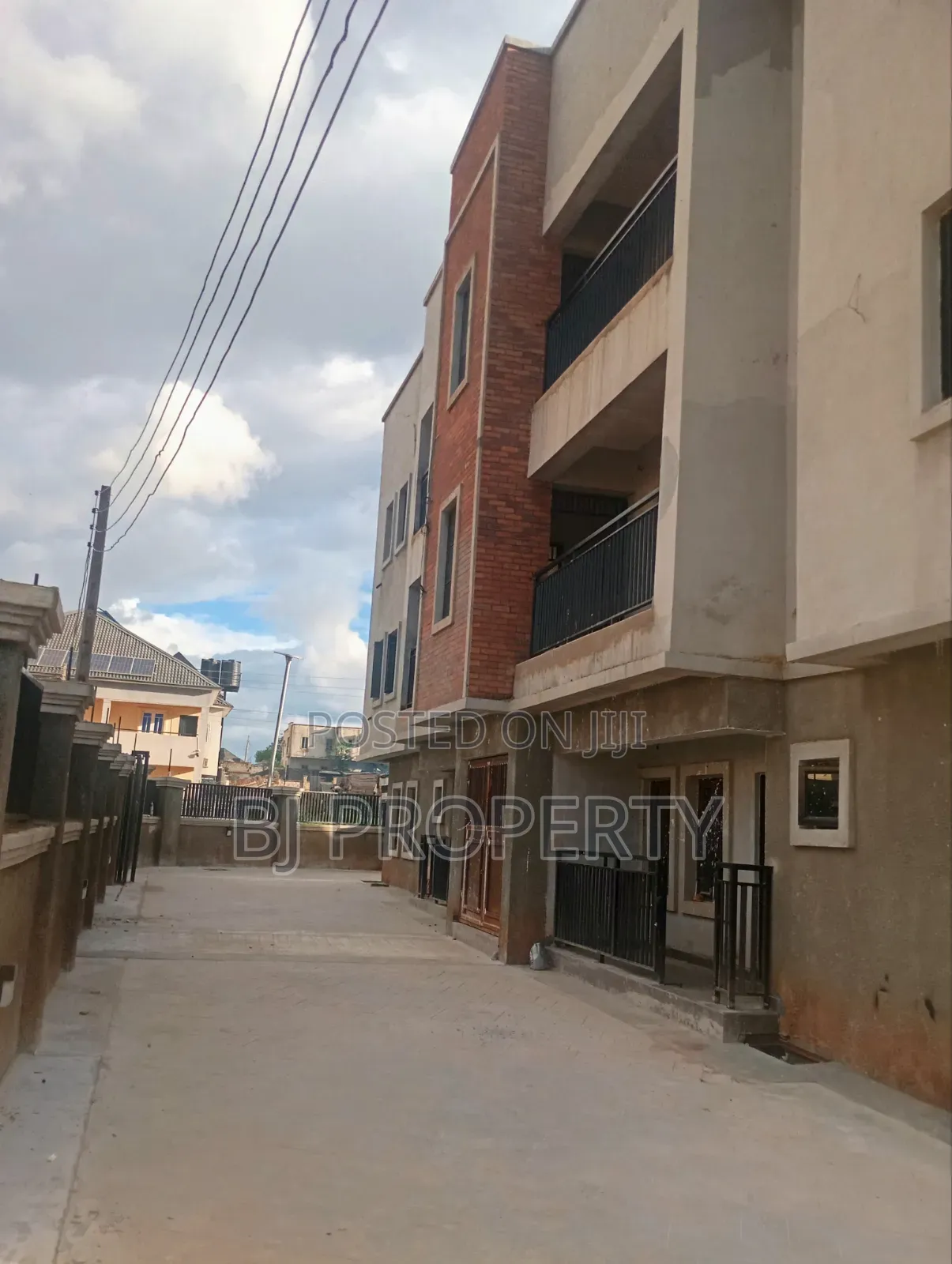 8bdrm Block of Flats in F O 1, Kubwa for sale