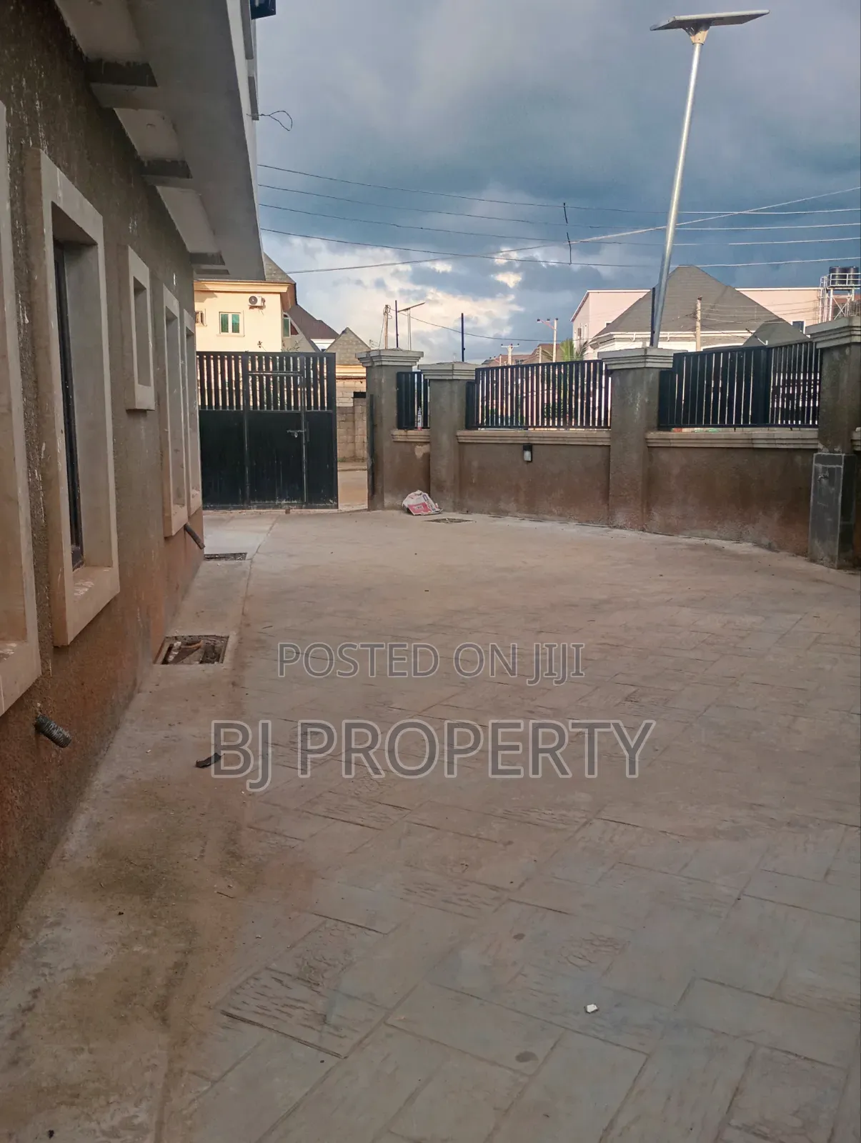 8bdrm Block of Flats in F O 1, Kubwa for sale