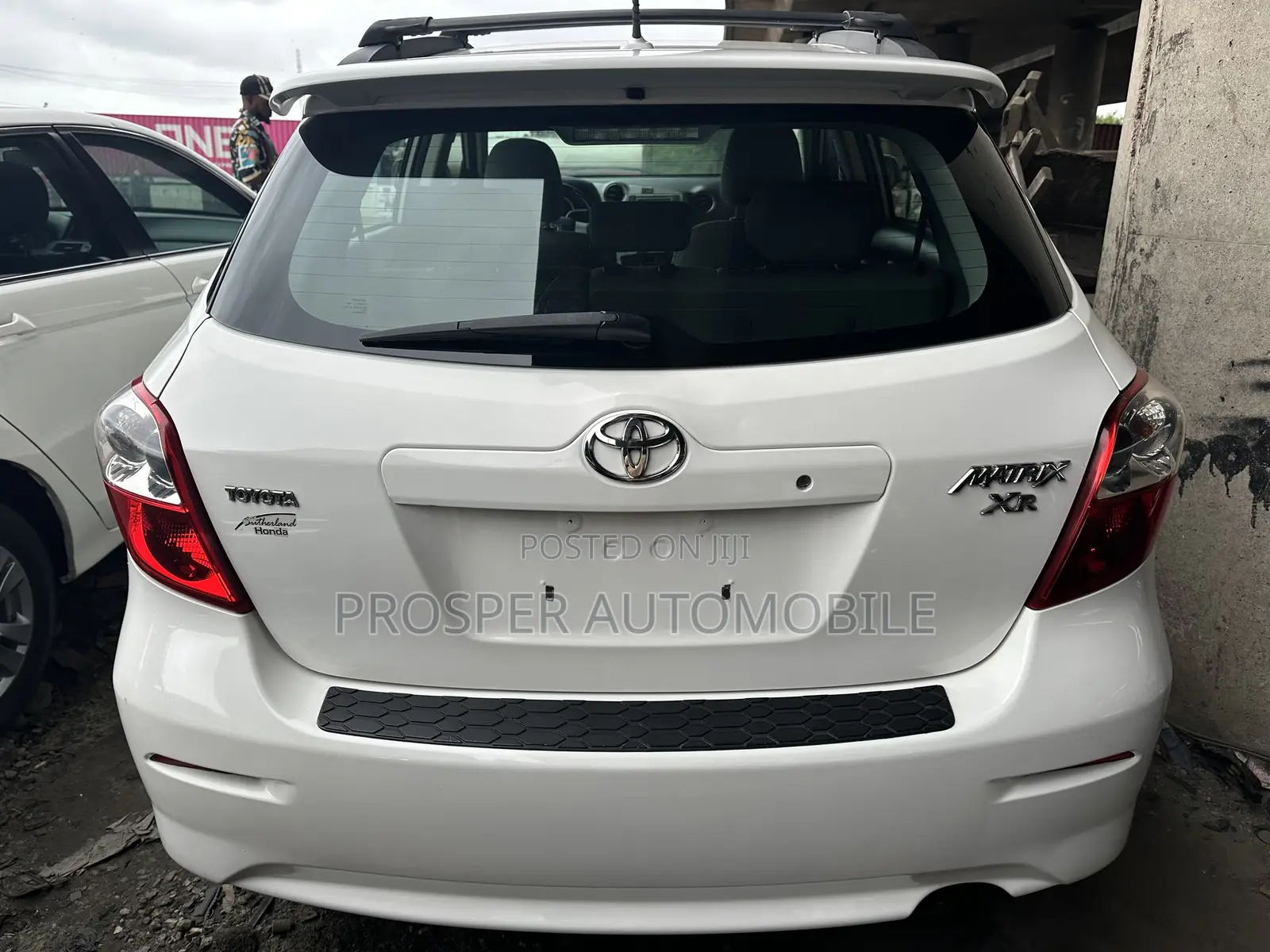 Toyota Matrix XRS Hatchback FWD (2.4L 4cyl 5A) 2010 White