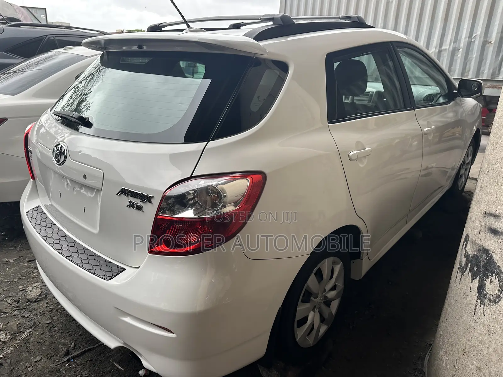 Toyota Matrix XRS Hatchback FWD (2.4L 4cyl 5A) 2010 White