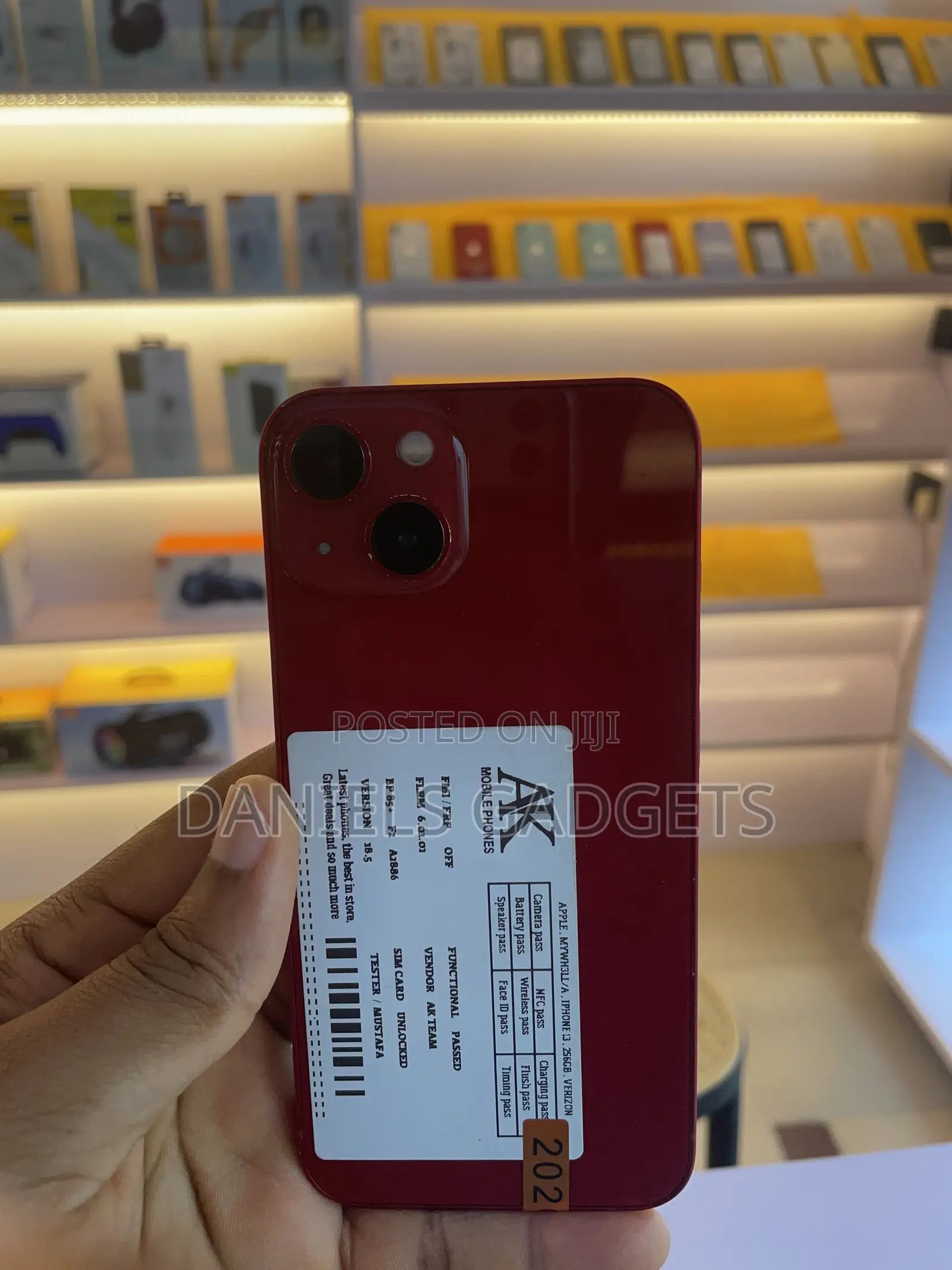 Apple iPhone 13 128 GB Red