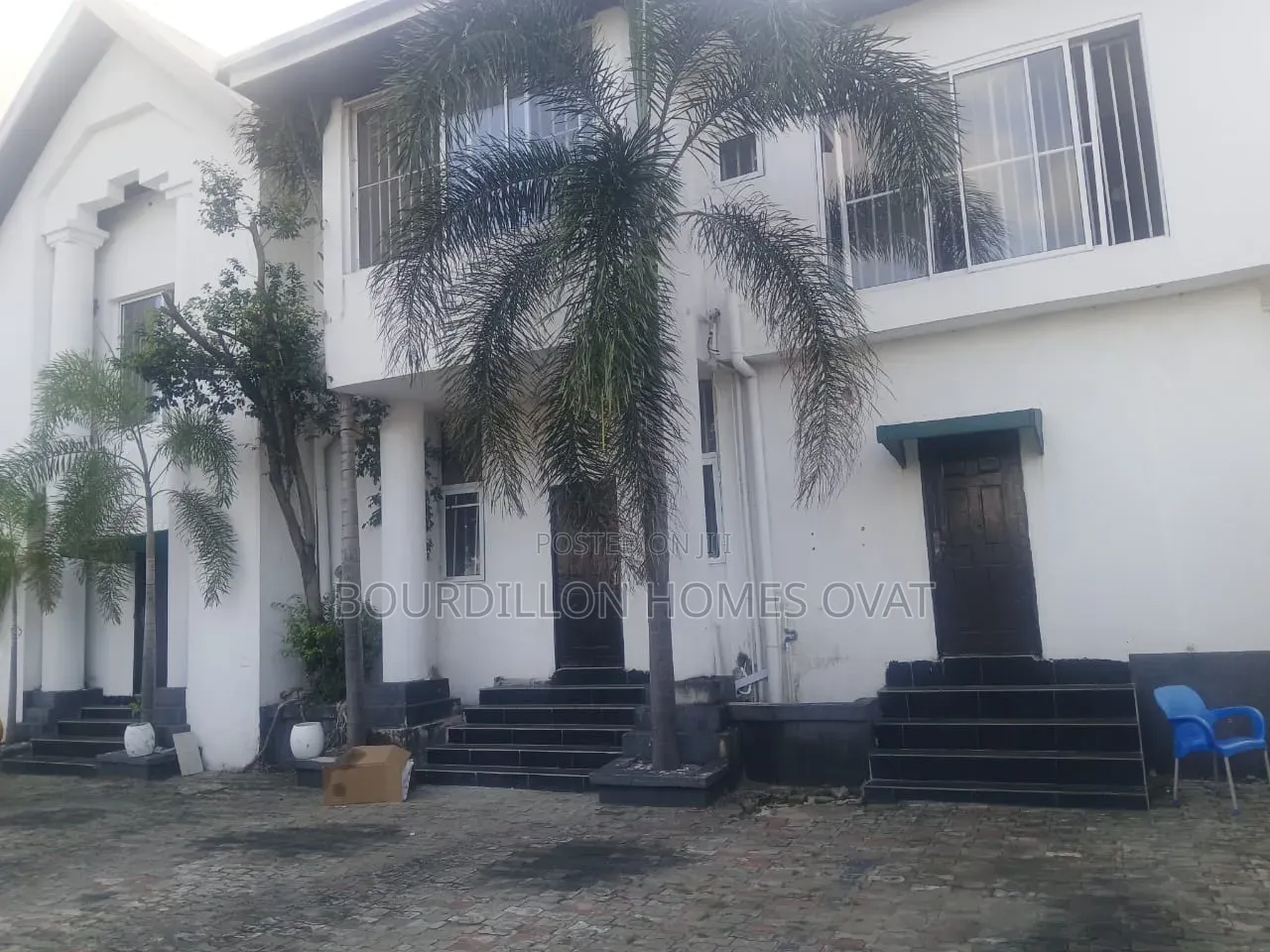 20bdrm House in Lekki Phase 1 for rent