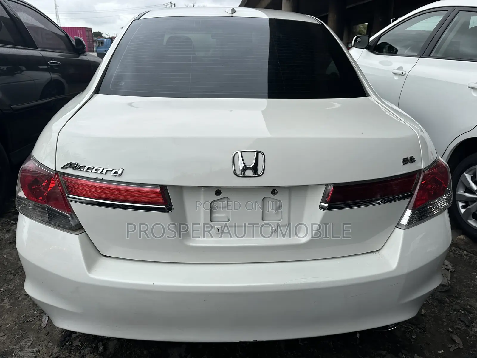 Honda Accord Sedan SE 2011 White