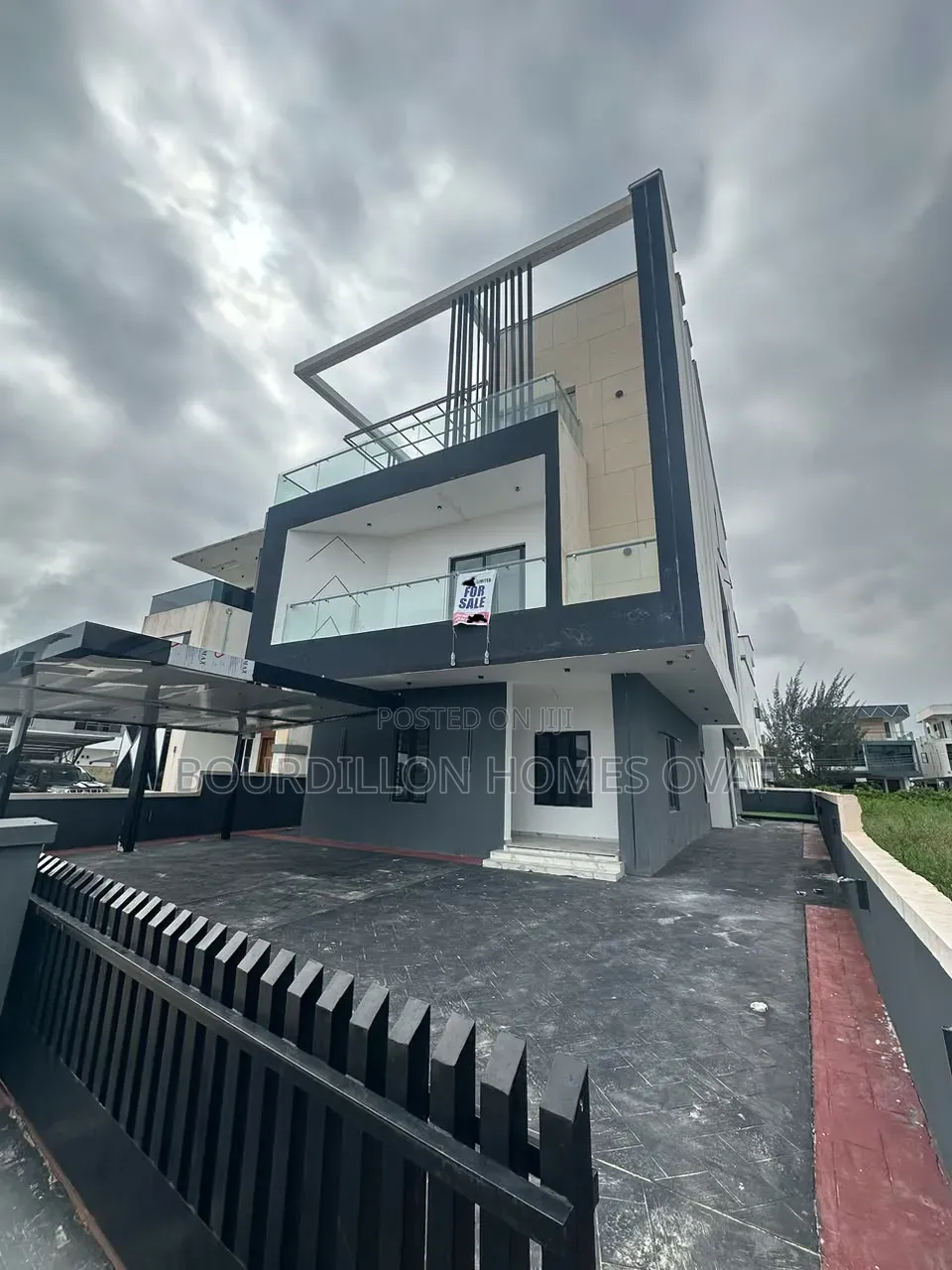 5bdrm Duplex in Megamound, Lekki for sale