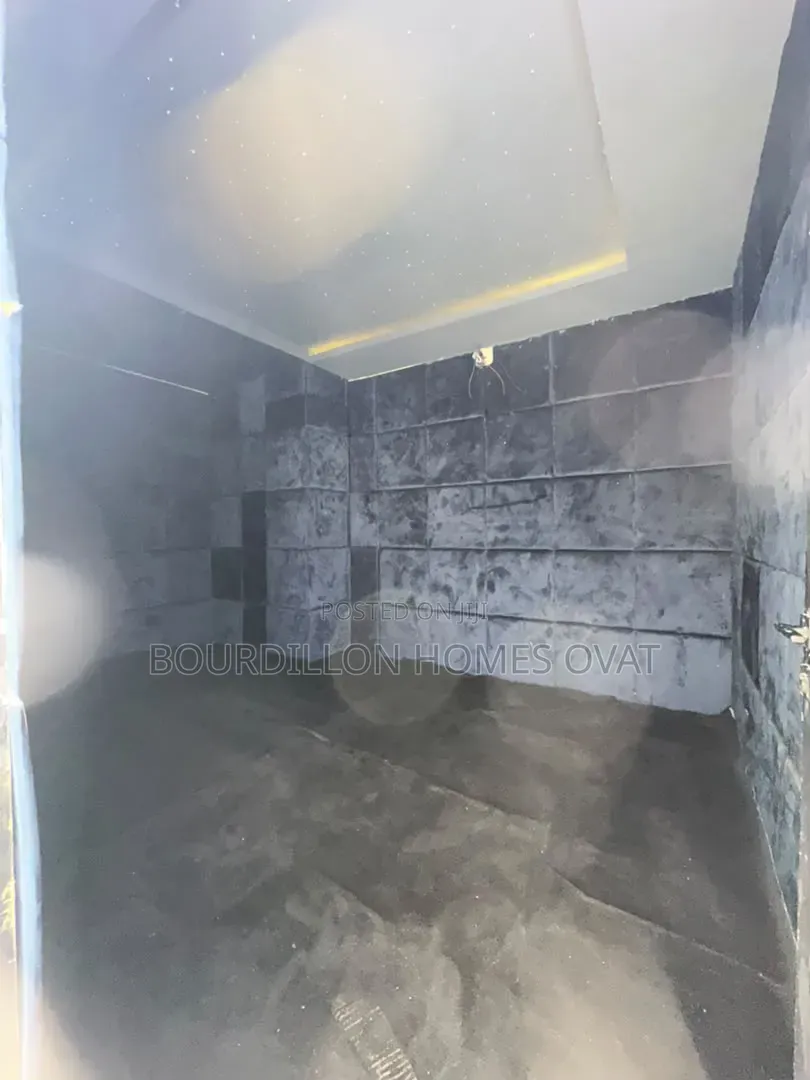 5bdrm Duplex in Megamound, Lekki for sale
