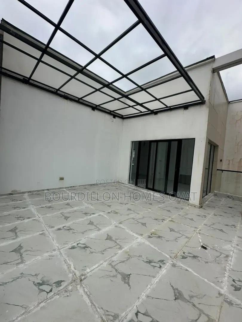 5bdrm Duplex in Megamound, Lekki for sale