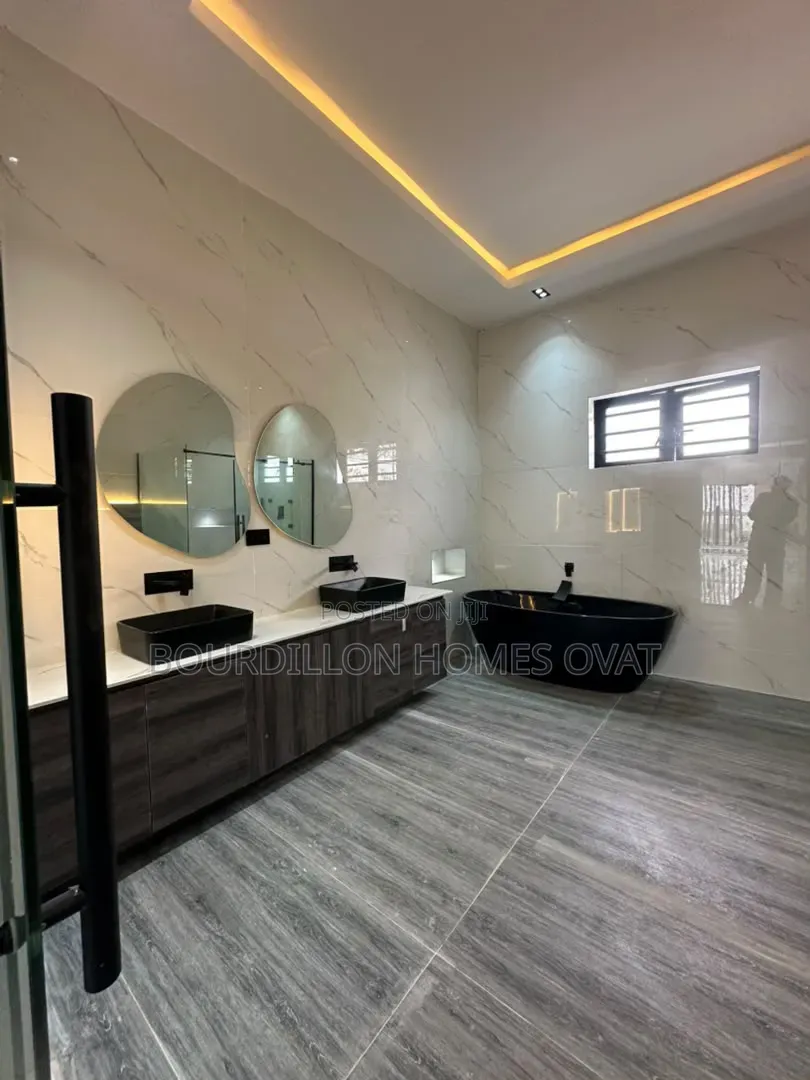 5bdrm Duplex in Megamound, Lekki for sale