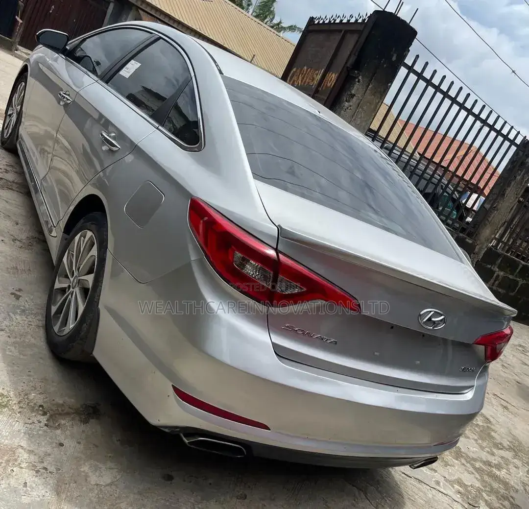Hyundai Sonata Sport PZEV 4dr Sedan (2.4L 4cyl 6A) 2015 Silver