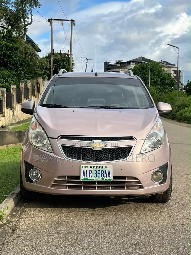 Chevrolet Spark 2012 Gold
