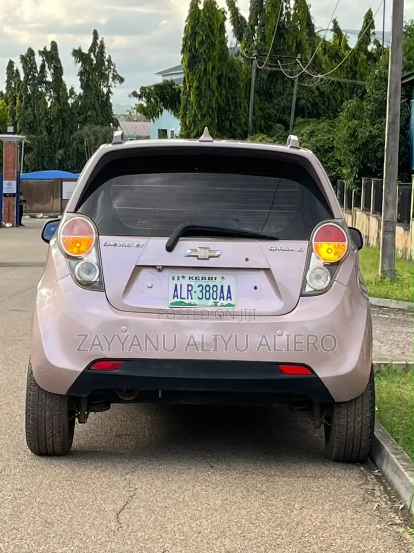 Chevrolet Spark 2012 Gold