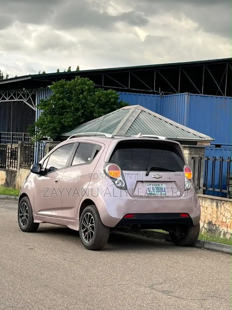 Chevrolet Spark 2012 Gold