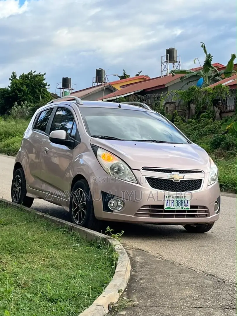 Chevrolet Spark 2012 Gold