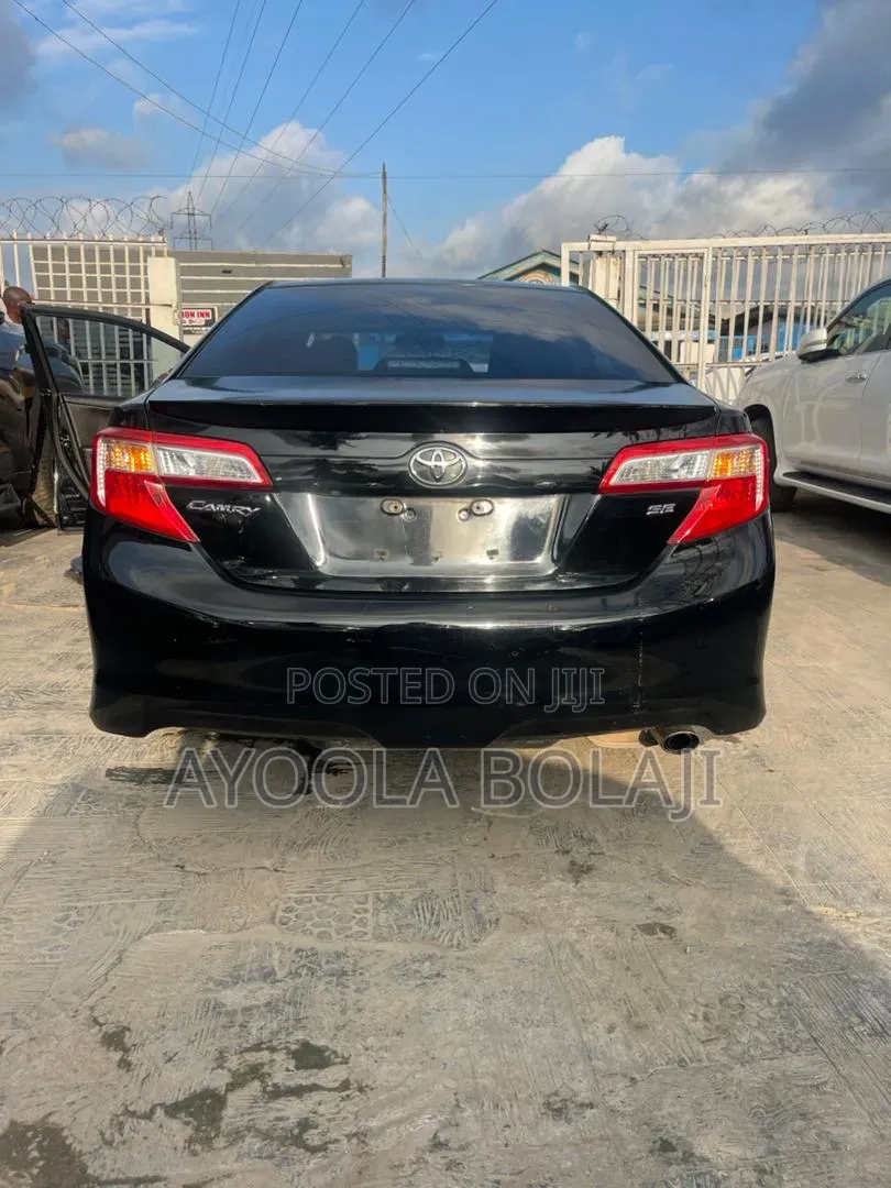 Toyota Camry SE 4dr Sedan (2.5L 4cyl 6A) 2014 Black