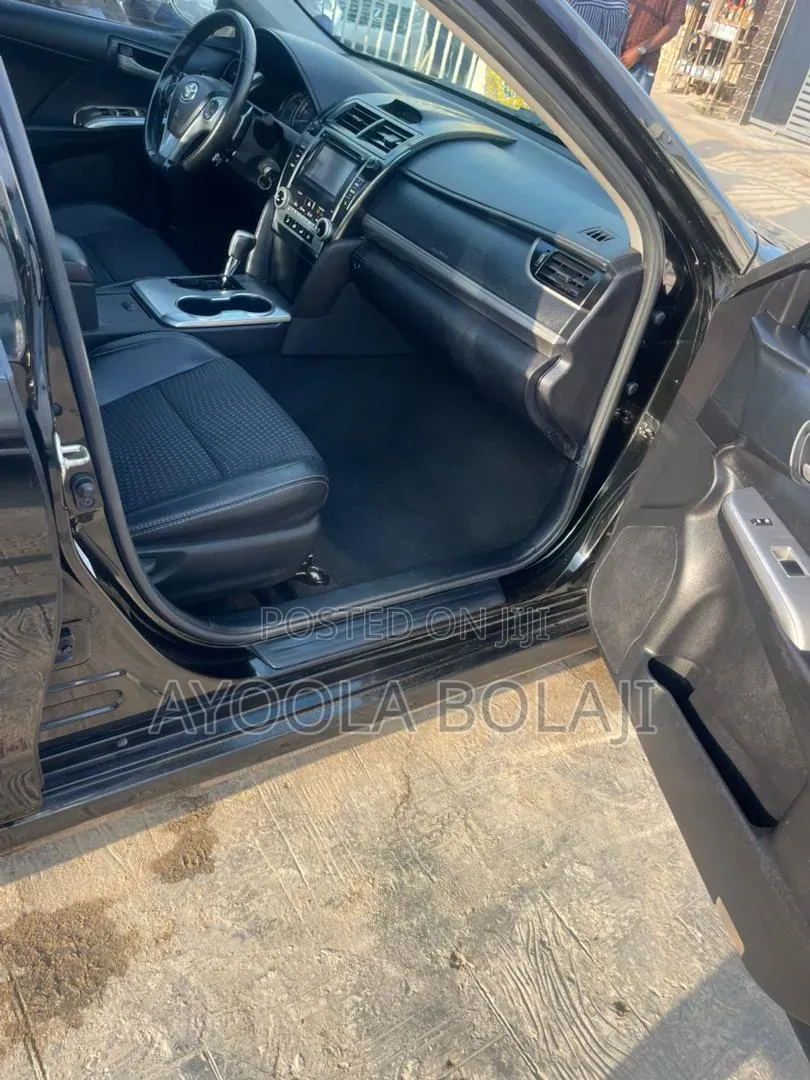 Toyota Camry SE 4dr Sedan (2.5L 4cyl 6A) 2014 Black