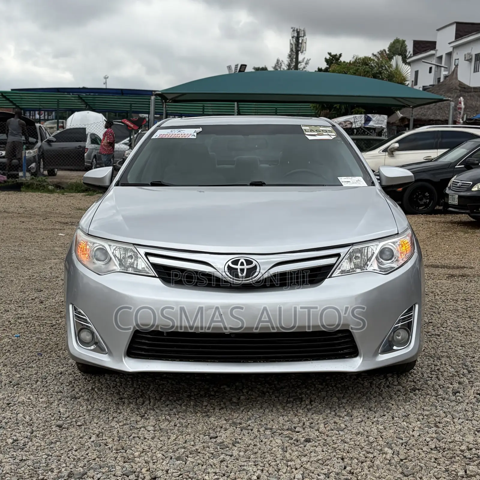 Toyota Camry XLE 4dr Sedan (2.5L 4cyl 6A) 2013 Silver