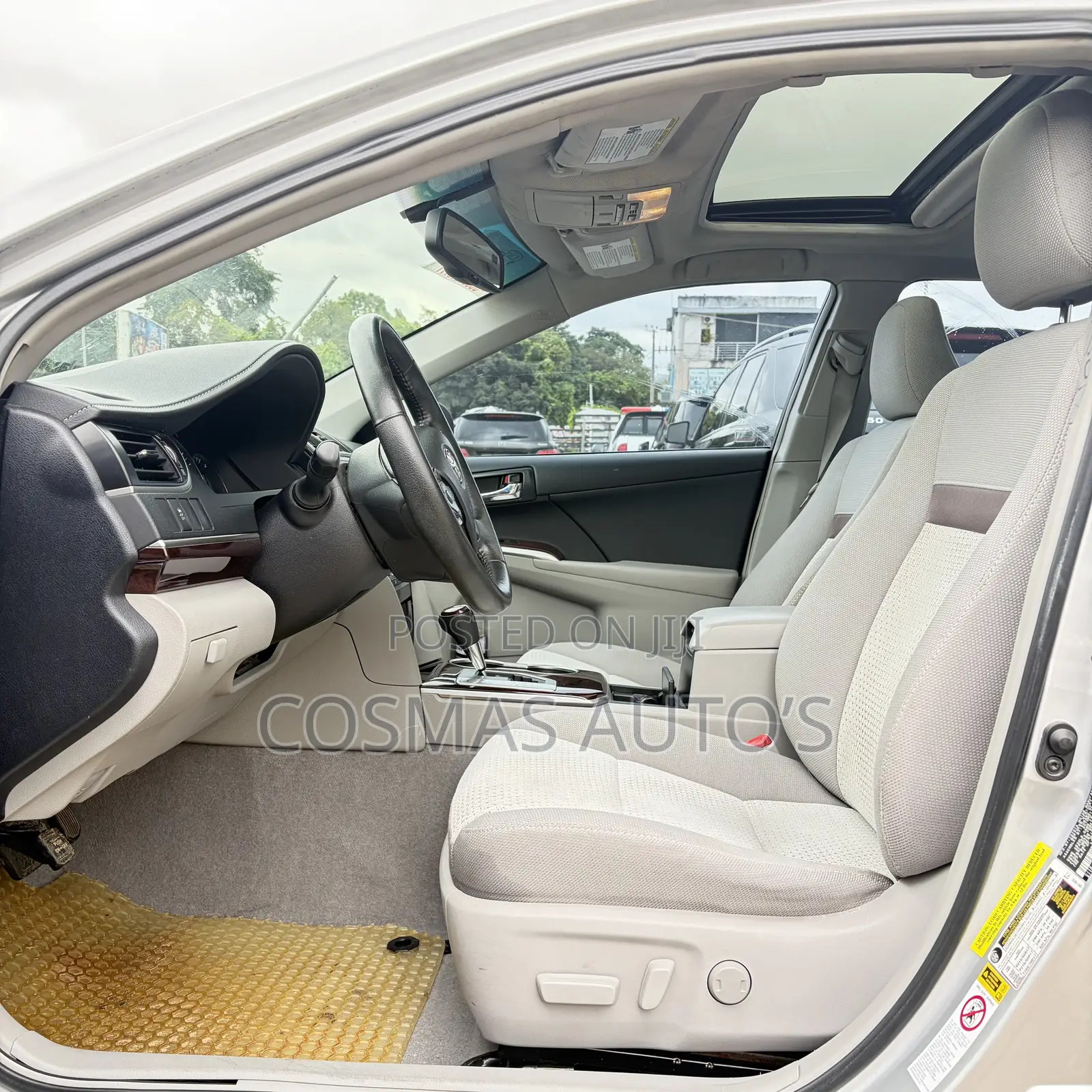 Toyota Camry XLE 4dr Sedan (2.5L 4cyl 6A) 2013 Silver