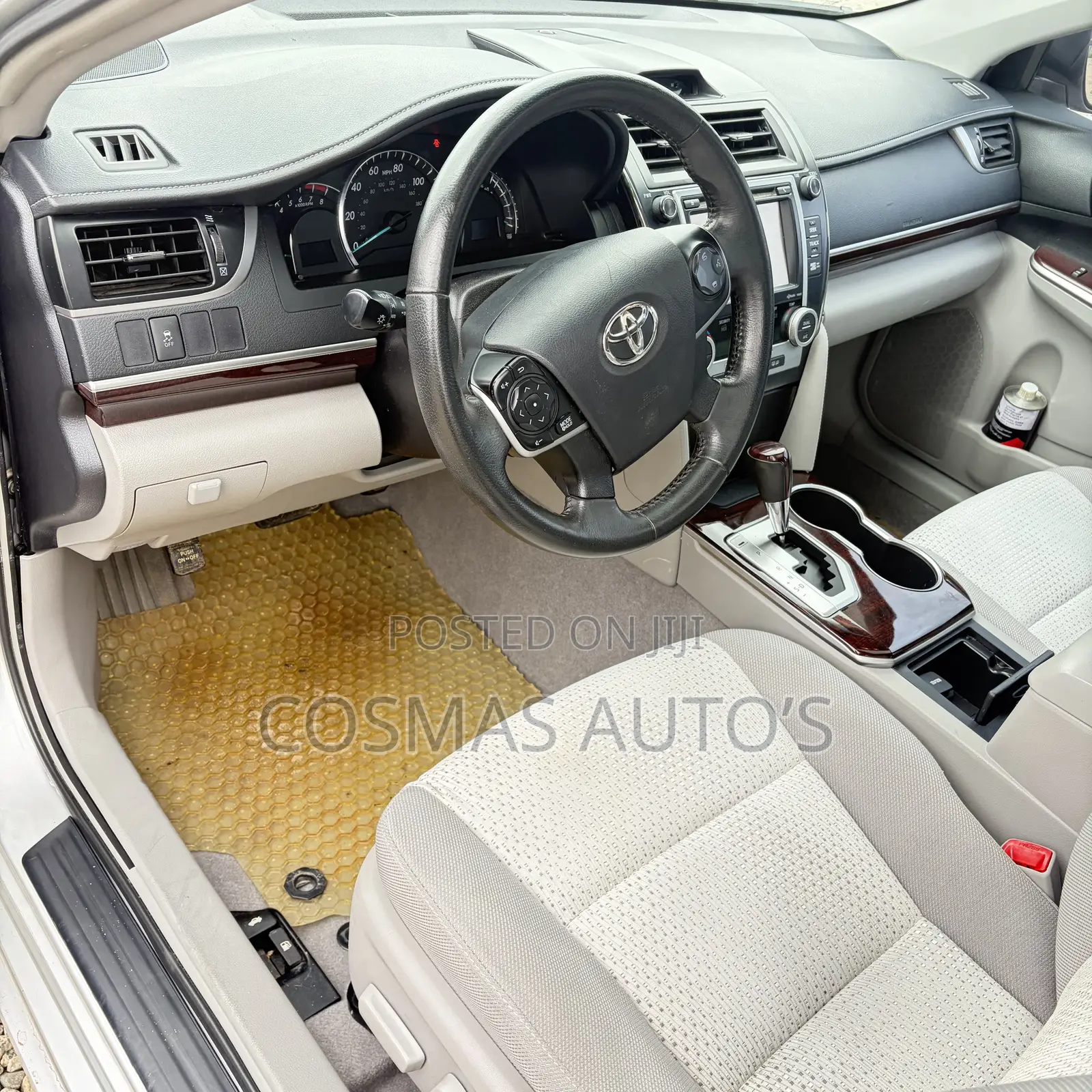 Toyota Camry XLE 4dr Sedan (2.5L 4cyl 6A) 2013 Silver